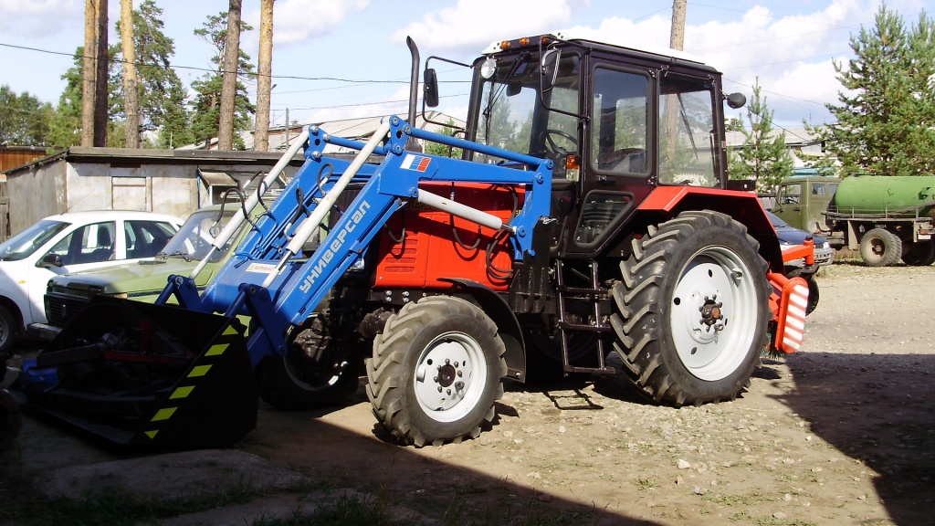 Трактор Беларус-920 с навесным оборудованием.JPG